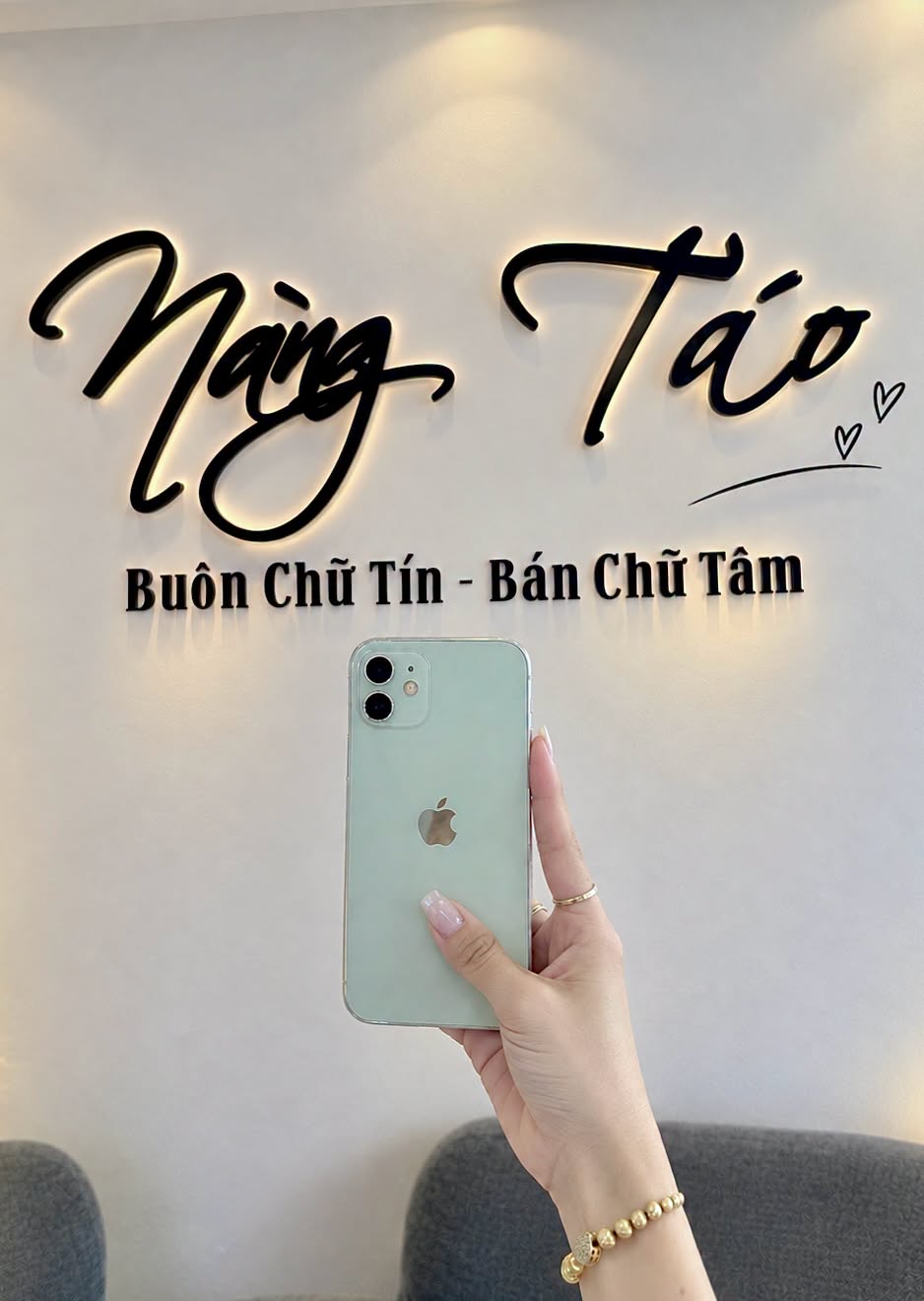 Biểu tượng Nàng Táo trong cửa hàng